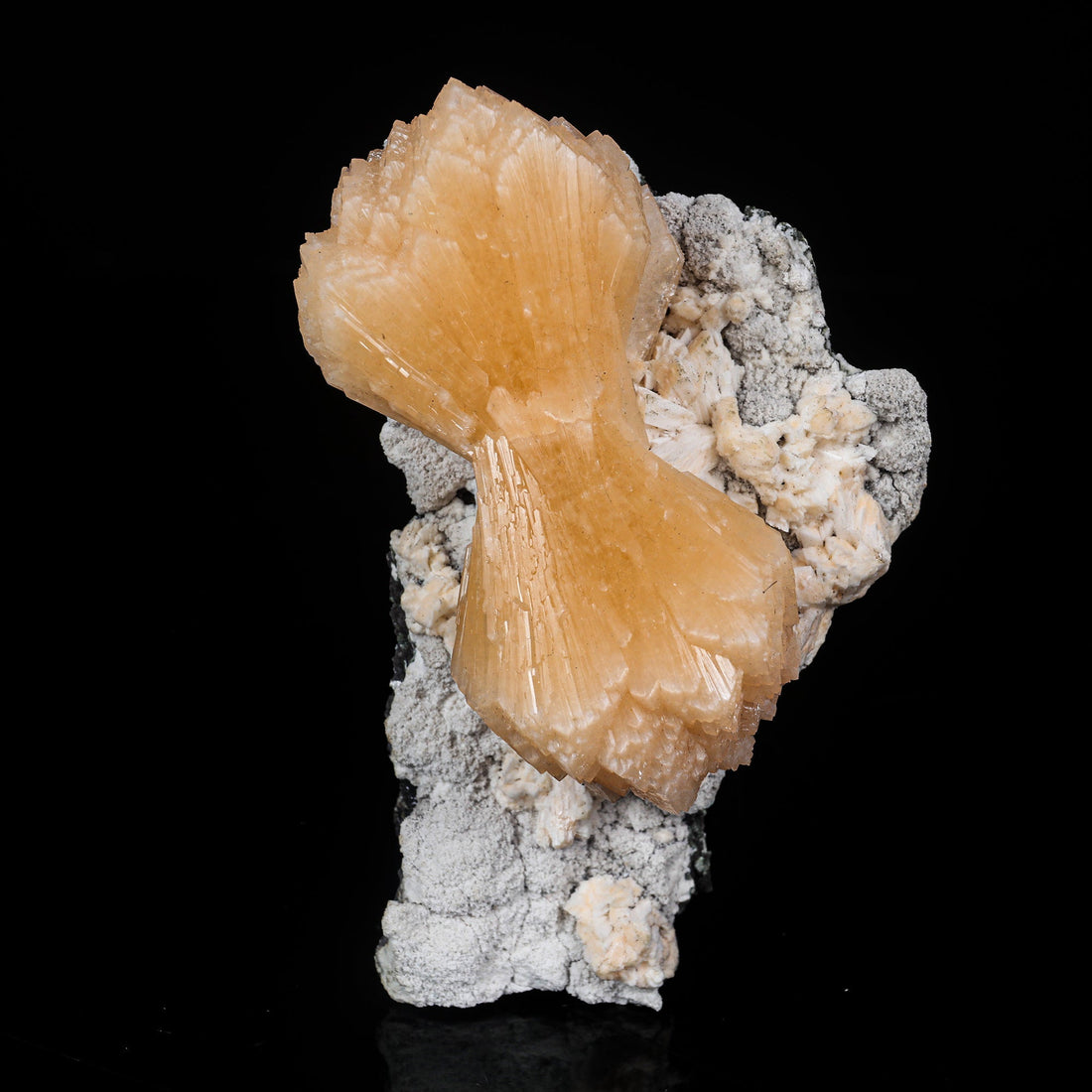 The Science of Stilbite: Nature's Ultimate Molecular Sponge | Gargoti