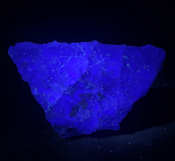 Fluorite Cluter (Highly UV Reactive) Natural Mineral Specimen. G #0357
