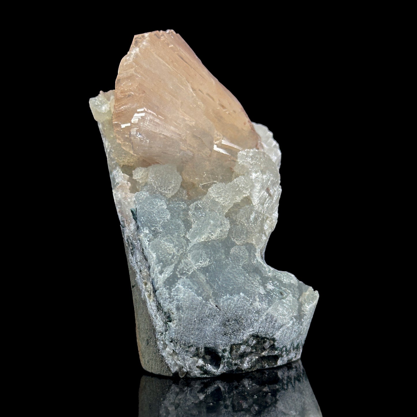 Heulendite Chalcedony Natural Mineral Specimen. G #0410