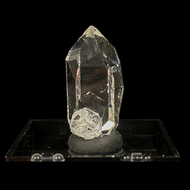 Clear Quartz Natural Minaral Specimen G #0503