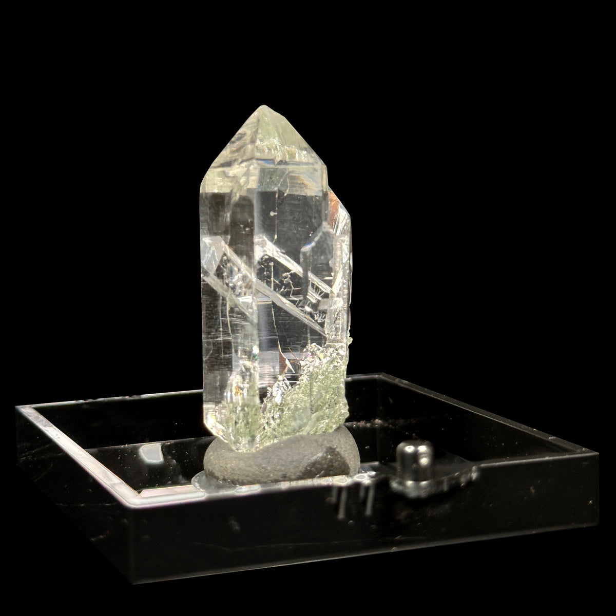 Clear Quartz Natural Minaral Specimen G #0637