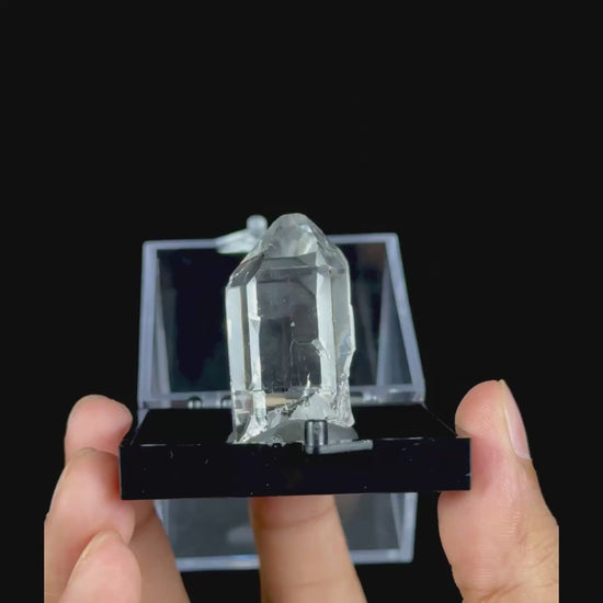 Clear Quartz Natural Minaral Specimen G #0616