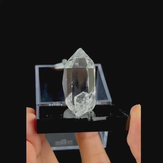 Clear Quartz Natural Minaral Specimen G #0503